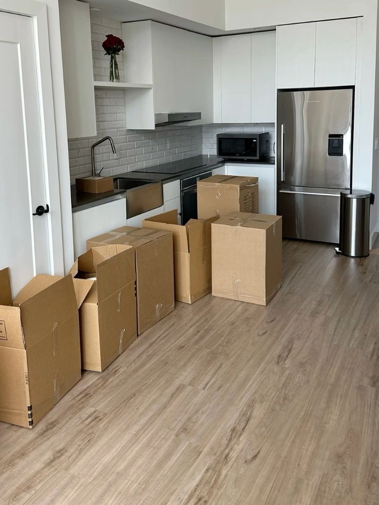 Clear Space Cleaning Services - Deep Cleaning - Post Construction - Move in Move Out - Commercial e Regular Cleaning in Framingham,MA