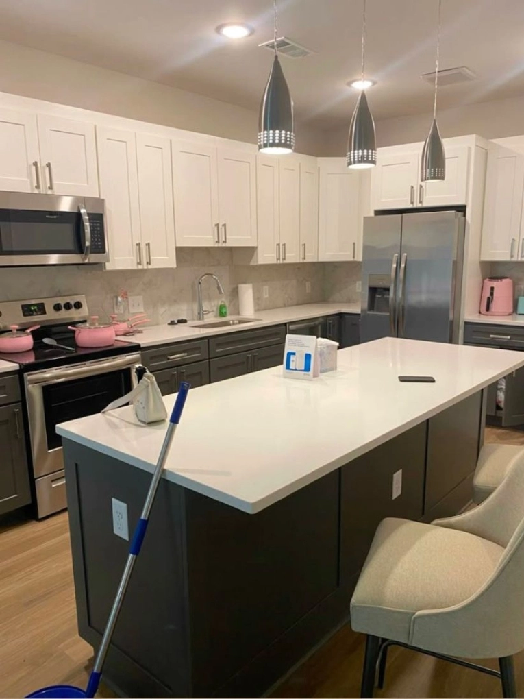 Clear Space Cleaning Services - Deep Cleaning - Post Construction - Move in Move Out - Commercial e Regular Cleaning in Framingham,MA